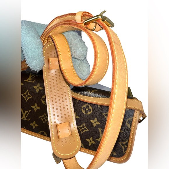 139 Preloved Louis Vuitton Mono Sologne Crossbody ($Marked Down 2/9/25) - Picture 15 of 15